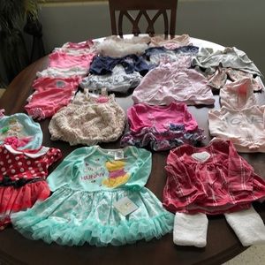 Girls sz 6-9 mos bundle of clothes